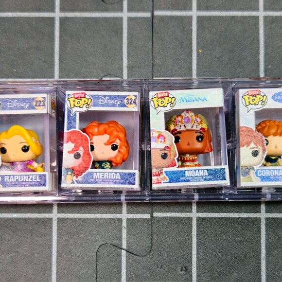 Funko Bitty Pop Coronation Anna Chase 119 + Rapunzel + Merida + Moana + Shelf - Picture 1 of 3